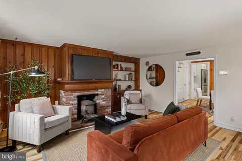 4717 19 Almond St, Philadelphia, PA 19137