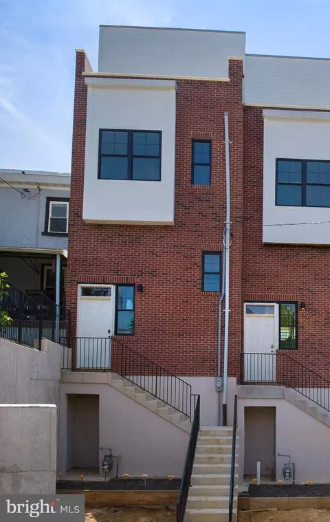 303 Fountain St, Philadelphia, PA 19128