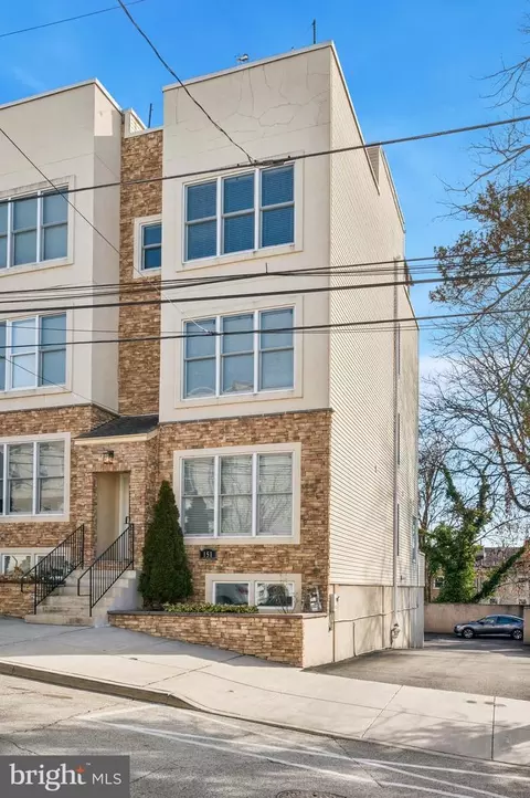 151 Levering St, Philadelphia, PA 19127