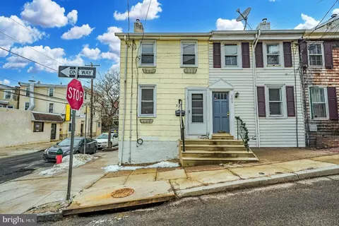 300 Carson St, Philadelphia, PA 19128