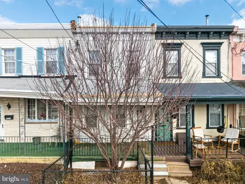 2517 E York St, Philadelphia, PA 19125