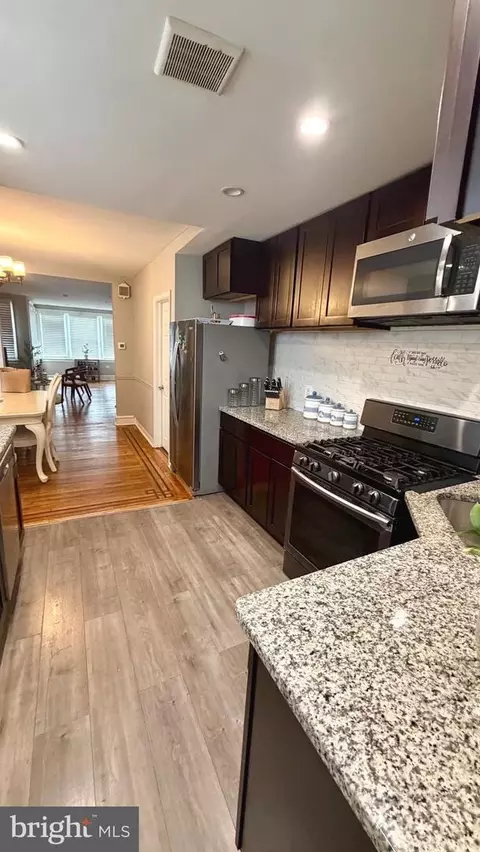 6137 Argyle St, Philadelphia, PA 19111