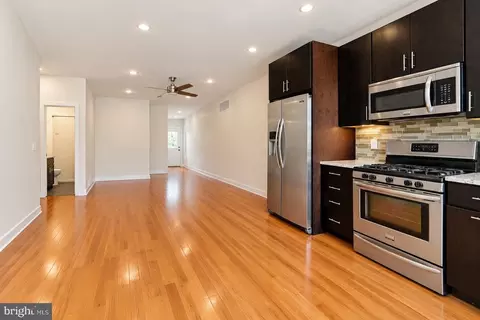 2555 Carpenter St #A, Philadelphia, PA 19146