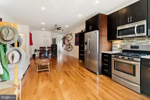 2555 Carpenter St #A, Philadelphia, PA 19146