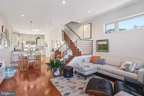 2567 E Thompson St, Philadelphia, PA 19125