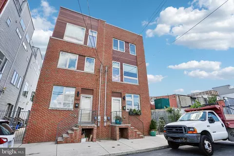2567 E Thompson St, Philadelphia, PA 19125