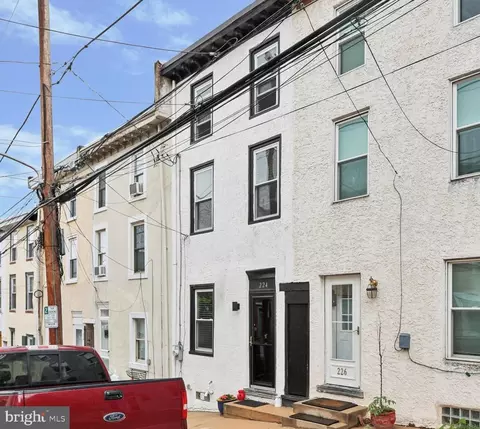 224 Dupont St, Philadelphia, PA 19127