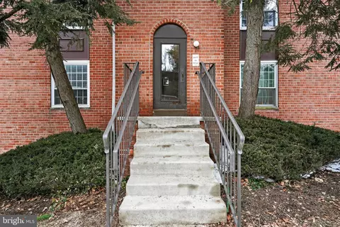 4000 Gypsy Ln #527, Philadelphia, PA 19129