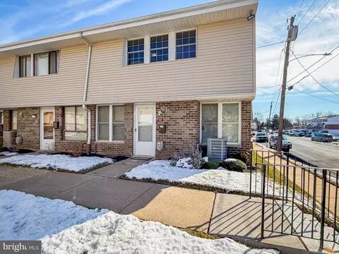 3850 Woodhaven Rd #901, Philadelphia, PA 19154