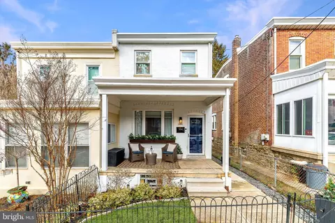 486 Ripka St, Philadelphia, PA 19128