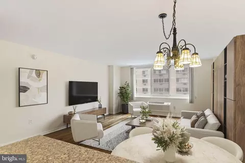 1901 John F Kennedy Blvd #816, Philadelphia, PA 19103