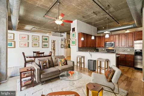 113 N Bread St #3H2, Philadelphia, PA 19106