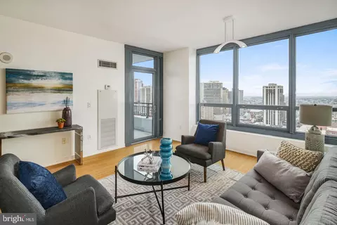 2101 00 Market St #2805, Philadelphia, PA 19103