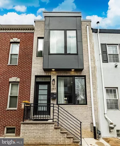 2117 Fernon St, Philadelphia, PA 19145