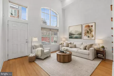 1004 N Bodine St, Philadelphia, PA 19123