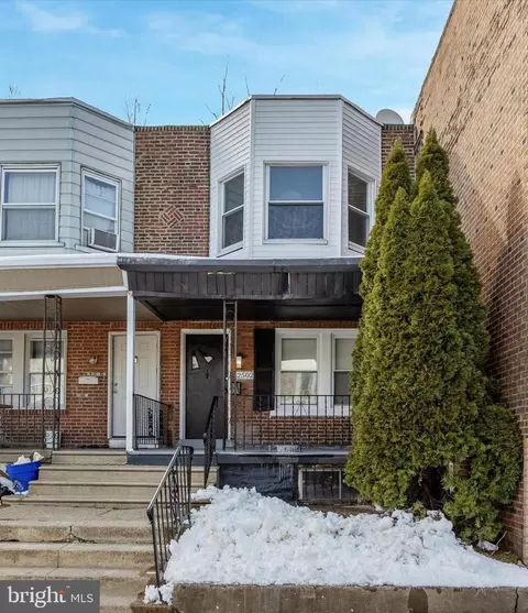 2502 S Robinson St, Philadelphia, PA 19142