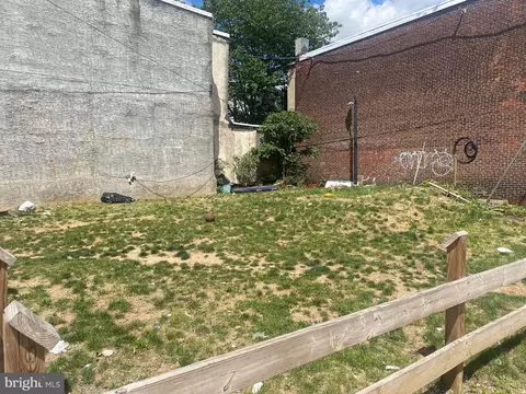 2803 N Bambrey St, Philadelphia, PA 19132