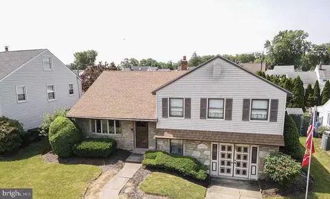 8027 Narvon St, Philadelphia, PA 19136