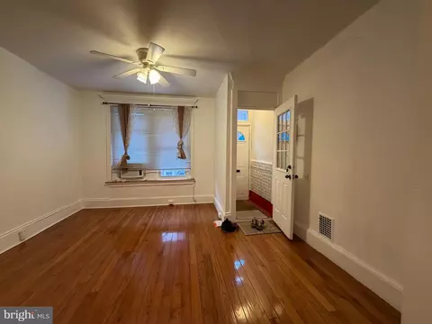 2419 S Fairhill St, Philadelphia, PA 19148