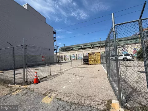 1019 Buttonwood St, Philadelphia, PA 19123