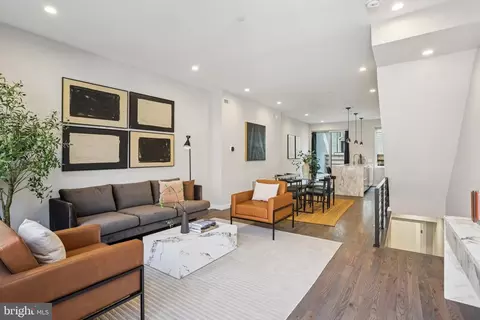 804 Fernon St, Philadelphia, PA 19148