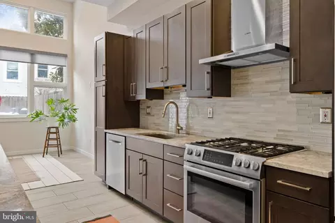967 N Randolph St, Philadelphia, PA 19123