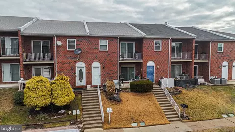 9147 Ellie Dr, Philadelphia, PA 19114