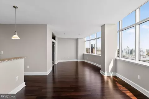 201 N 59 N 8th St #512, Philadelphia, PA 19106