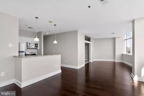 201 N 59 N 8th St #512, Philadelphia, PA 19106