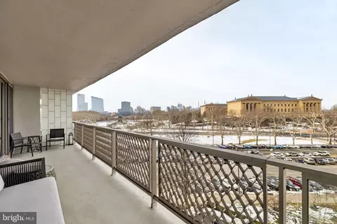 2401 Pennsylvania Ave #5C42, Philadelphia, PA 19130
