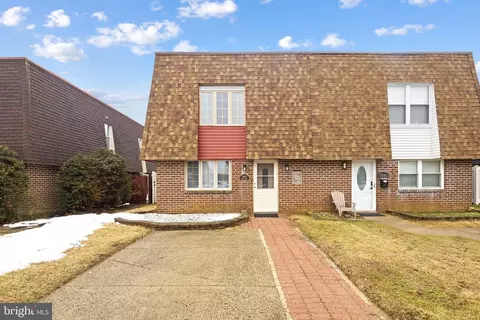 9838 Bonner St, Philadelphia, PA 19115
