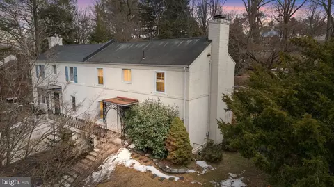 712 Hendren St, Philadelphia, PA 19128