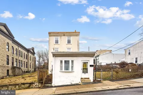 244 Hermitage St, Philadelphia, PA 19127