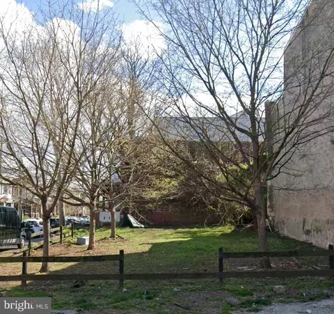 1328 W Pike St, Philadelphia, PA 19140