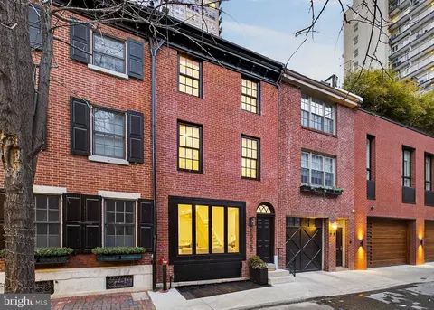 1923 Manning St, Philadelphia, PA 19103