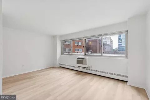 2101 Chestnut St #324, Philadelphia, PA 19103