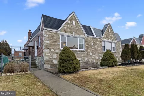 1605 Strahle St, Philadelphia, PA 19152