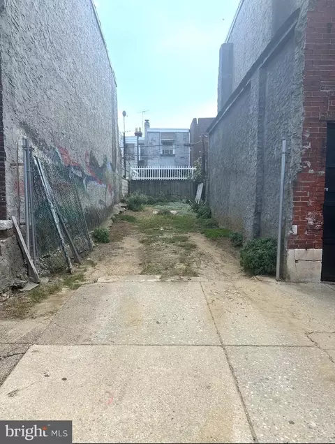 624 Mountain St, Philadelphia, PA 19148