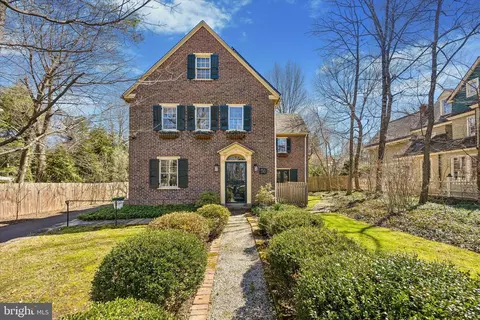 30 Summit St, Philadelphia, PA 19118
