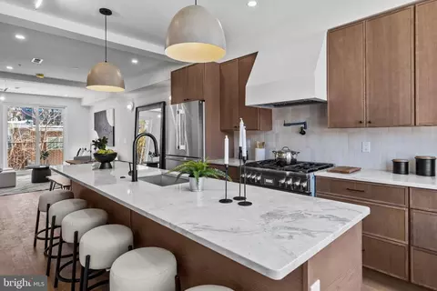 749 N Capitol St, Philadelphia, PA 19130