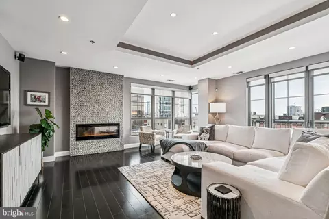 143 S 2nd St #605, Philadelphia, PA 19106