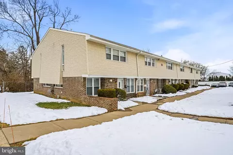 3850 Woodhaven Rd #607, Philadelphia, PA 19154
