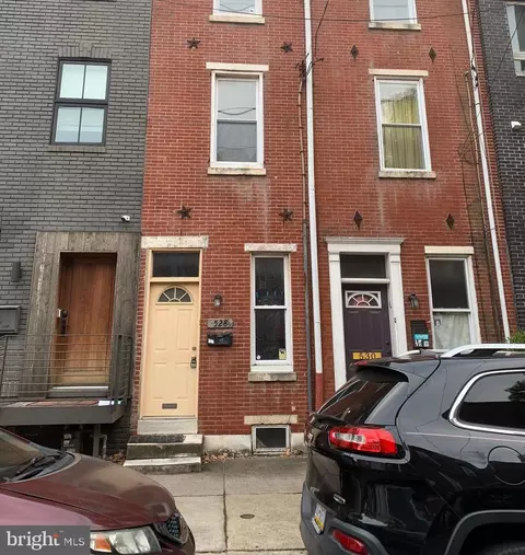 528 Fitzwater St, Philadelphia, PA 19147