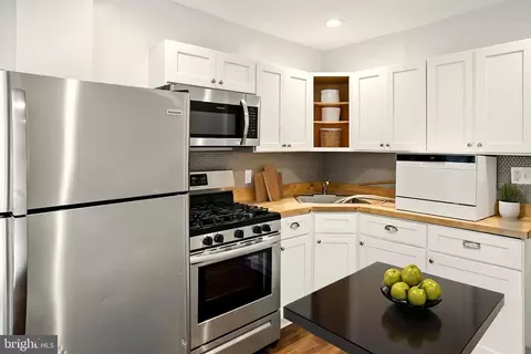 2621 Salmon St, Philadelphia, PA 19125
