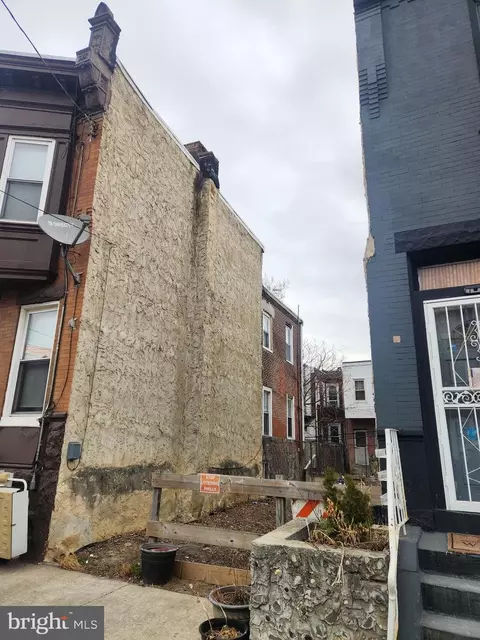 2439 N 33rd St, Philadelphia, PA 19132