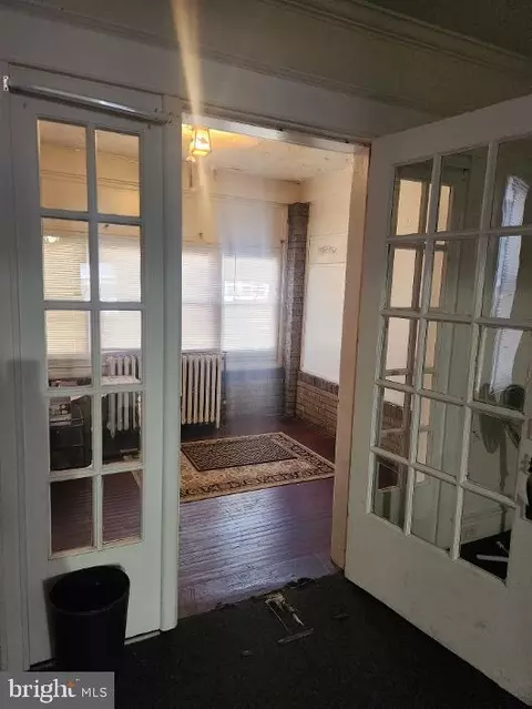 6541 N Smedley St, Philadelphia, PA 19126