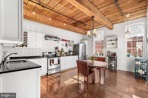 205 15 Cuthbert St #201, Philadelphia, PA 19106