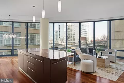 2101 Market St #302, Philadelphia, PA 19103