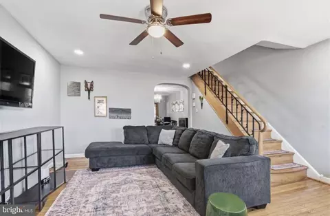 161 E Fariston Dr, Philadelphia, PA 19120