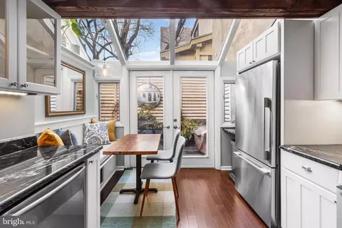 442 Fitzwater St, Philadelphia, PA 19147